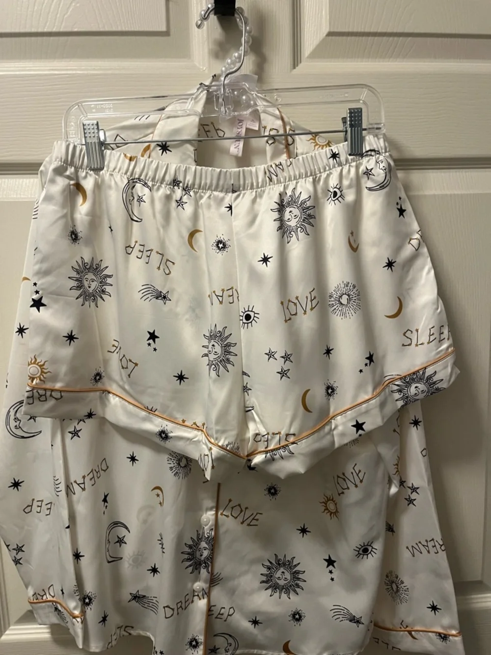 Joyspun silky white